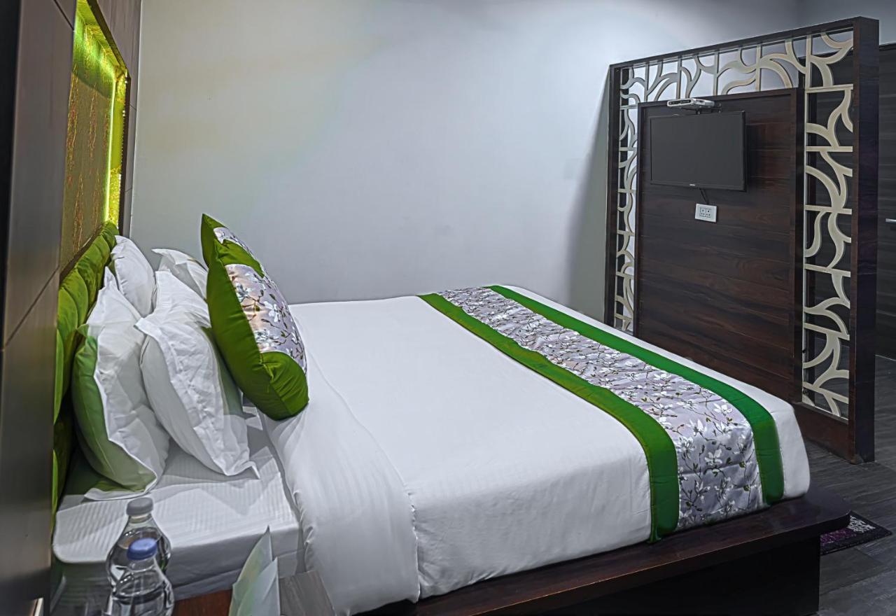 Hotel Royals Grand Galaxy Amritsar Exterior foto