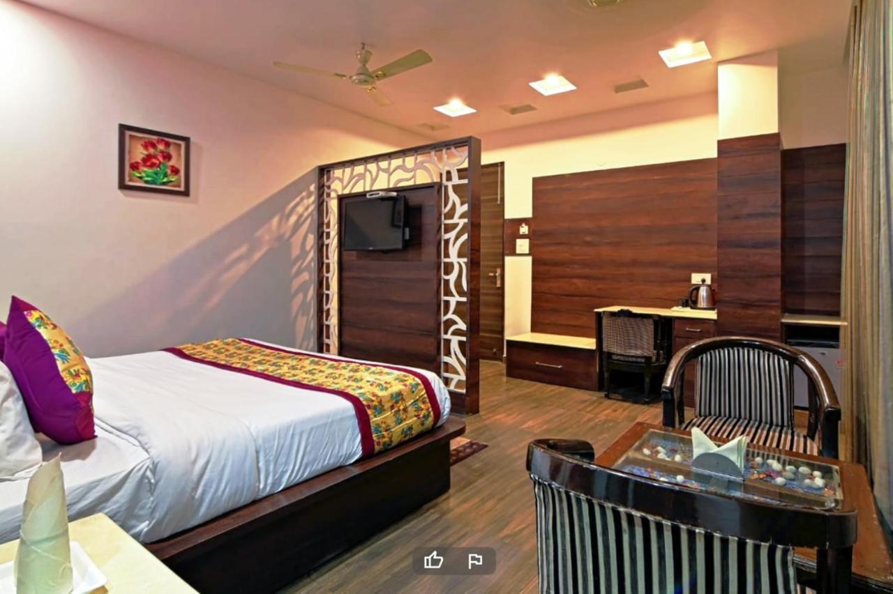 Hotel Royals Grand Galaxy Amritsar Exterior foto